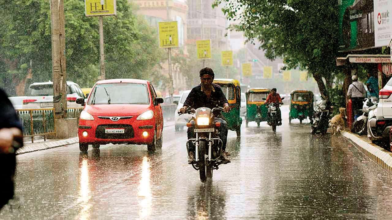 Heavy Rains In South Gujarat For Next 24 Hours 