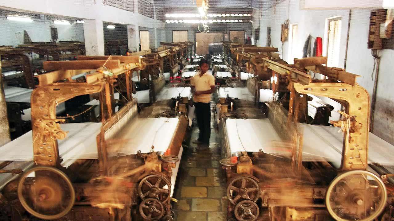 Utilise textile mills land for small biz, Gujarat Chamber of Commerce
