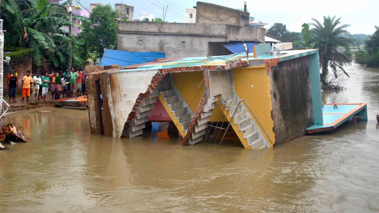 House gets washed away
