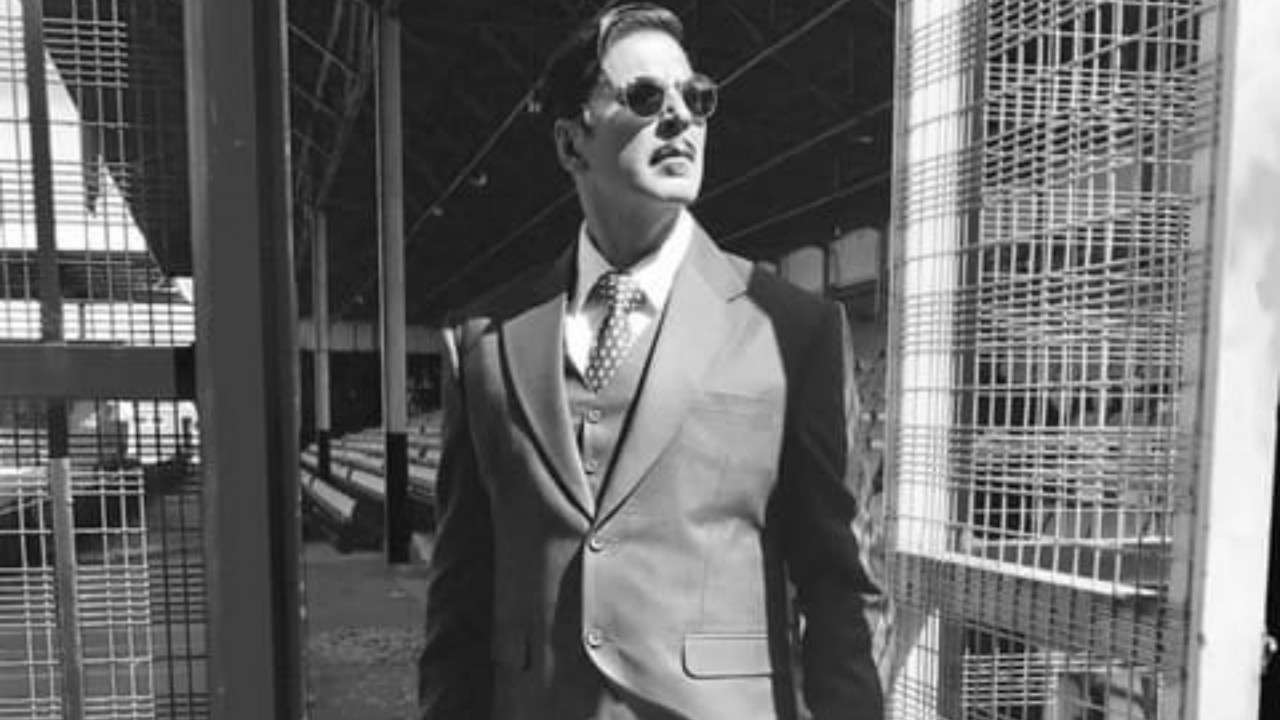 Check pic: Akshay Kumar unleashes his 'desi swag' as Tapan ...
