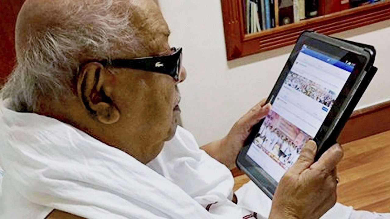Karunanidhi Death What Was His Birthname Full Name And Why Was He Called Kalaignar Kalaingar death, karunanidhi funeral kalaignar gets marina high court grants karunanidhi burial place at marina beach tamil. name and why was he called kalaignar