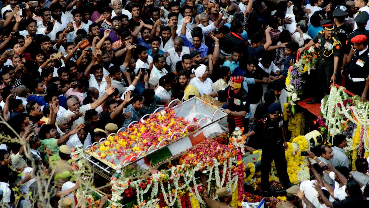 Nation Bids Goodbye To Kalaignar Karunanidhi Laid To Rest At Marina Beach After Court Battle Karunanidhi led dmk for 50 long years — the most any indian political leader ever had. kalaignar karunanidhi laid