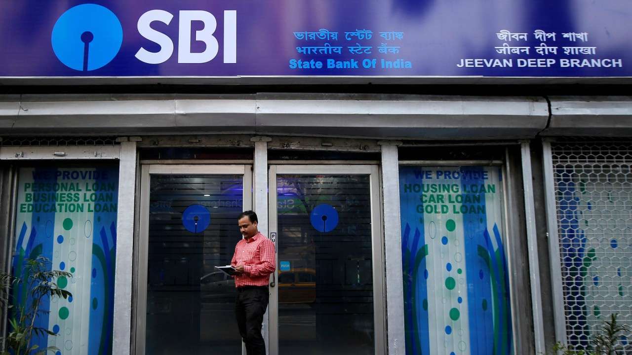 Q1 results: SBI posts massive loss of  Rs 4,876 crore over mounting bad loans