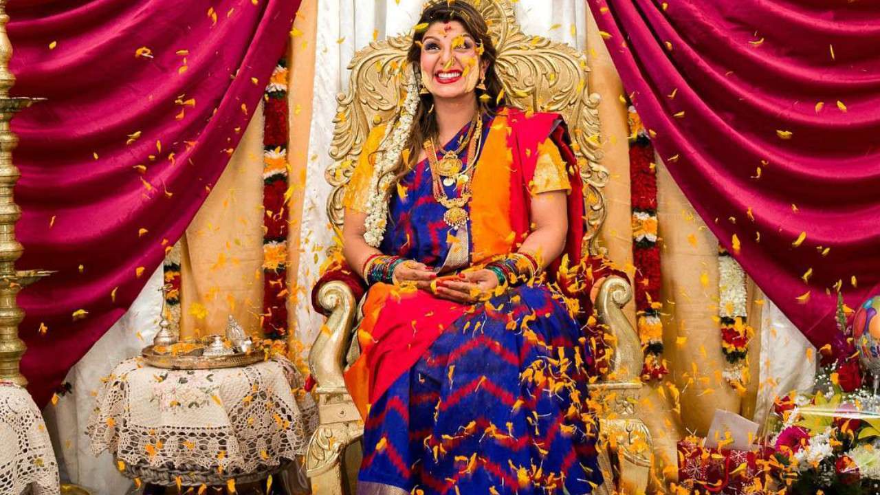 That STUNNING smile on Rambha's face!