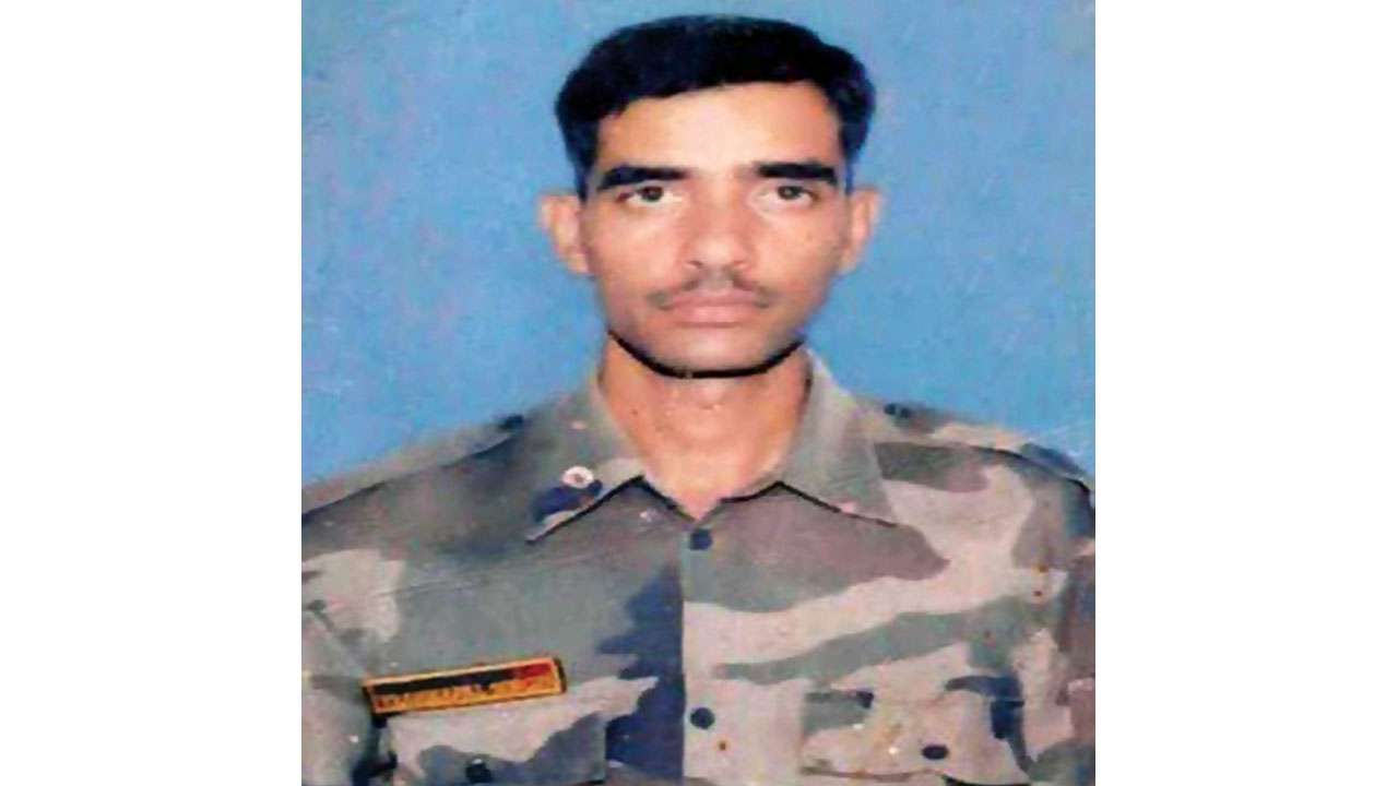 HONOURING THE BRAVE: Sepoy Vrahma Pal Singh awarded Kirti Chakra for J ...