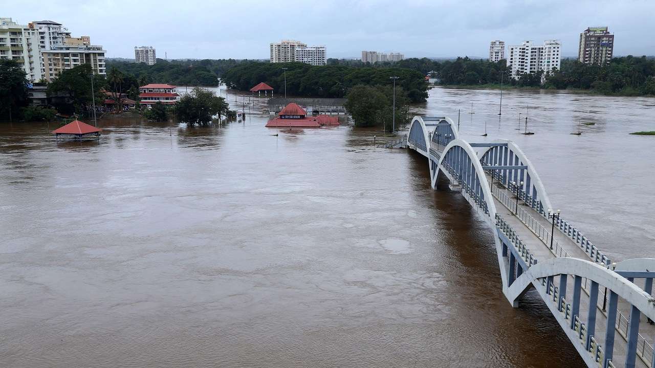 Kerala floods Death toll rises to 75, 12 more NDRF teams sent; SC says