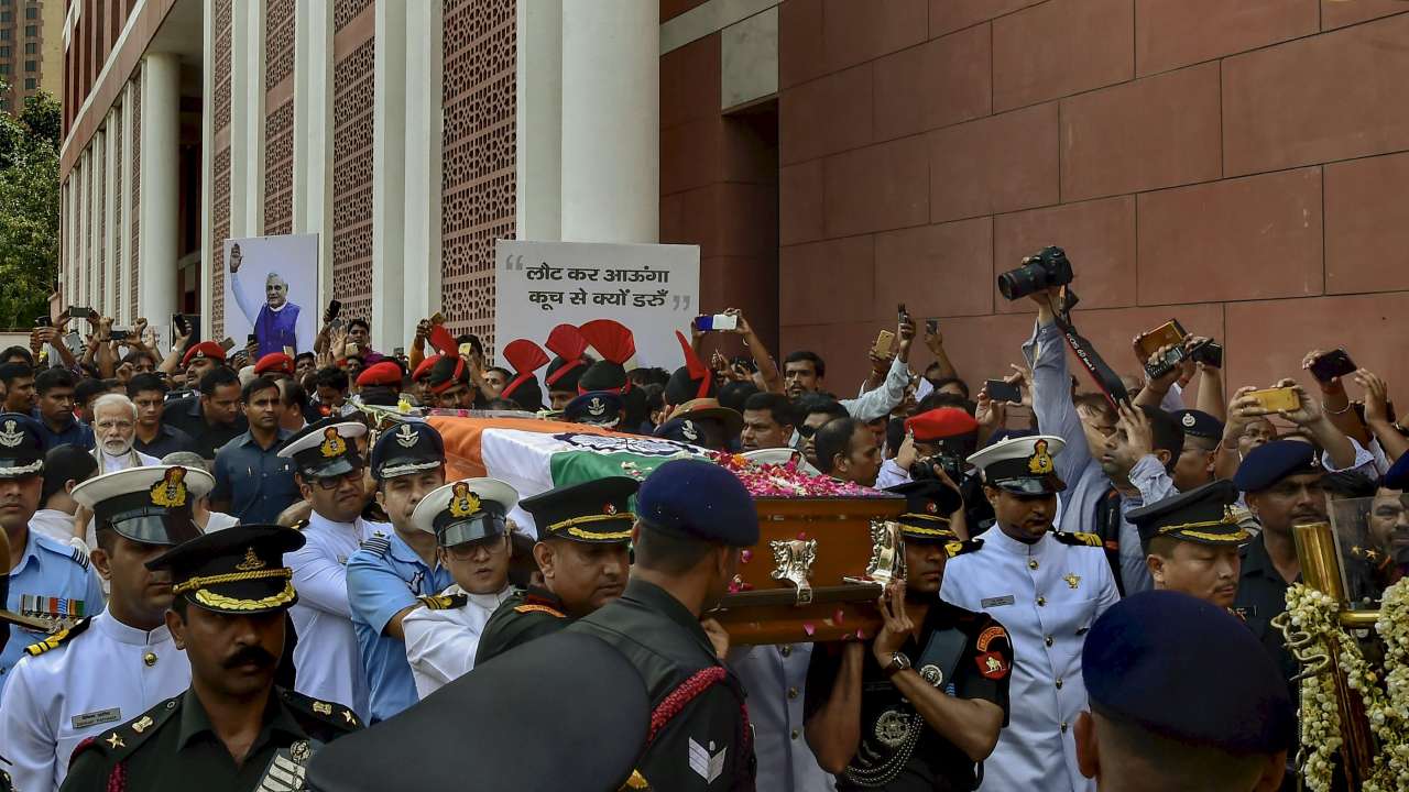 Vajpayee's mortal remains arrive at Rashtriya Smriti Sthal