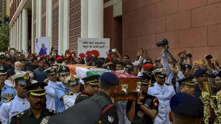 Vajpayee's mortal remains arrive at Rashtriya Smriti Sthal