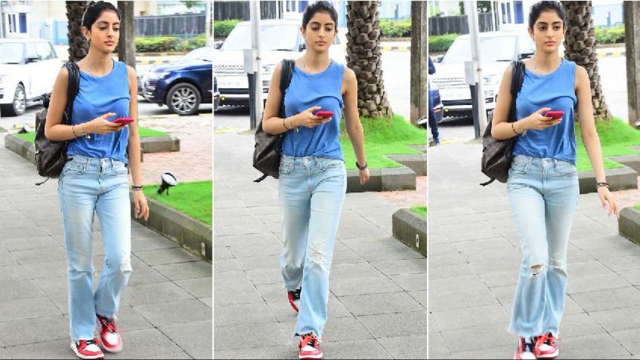 Navya Naveli Nanda strolling on the streets of Bandra