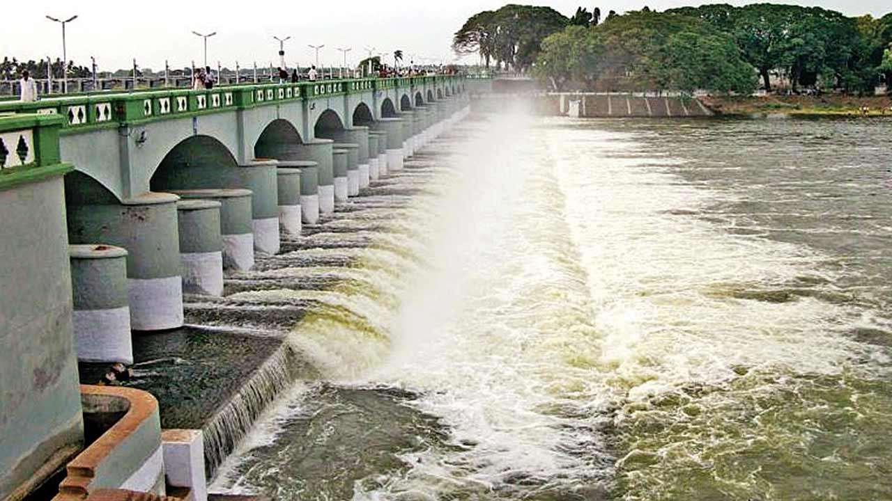 tamil-nadu-farmers-agitated-over-not-getting-water-even-as-cauvery