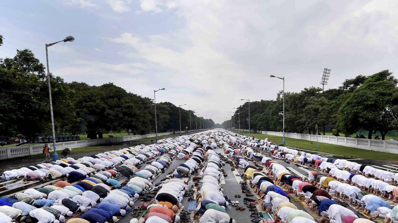 Offerign prayers in Kolkata