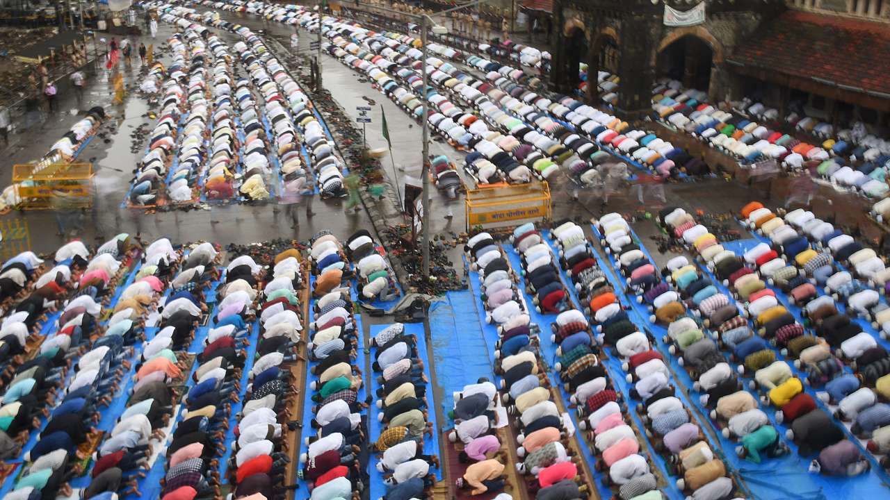 Praying in Mumbai