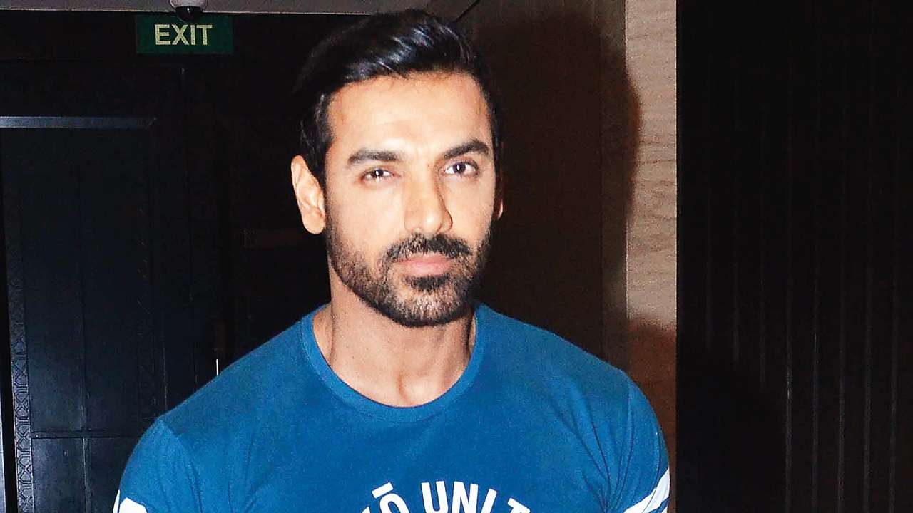 In Pics: Akshay Kumar cancels family holiday, John Abraham says no to ...