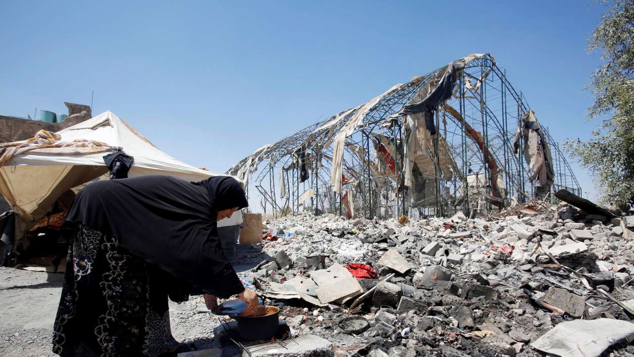 Life after ISIS: Survivors beg for food in ruins of Mosul