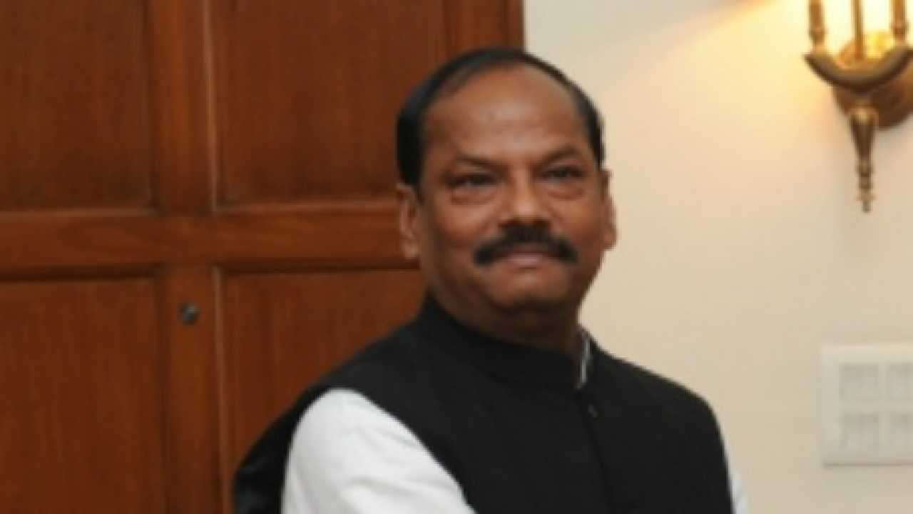 Jharkhand cm raghubar das distributes 1000 gas connections on rakhi day