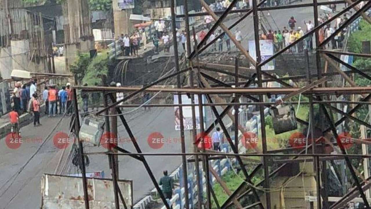 Majerhat bridge collapses in Kolkata