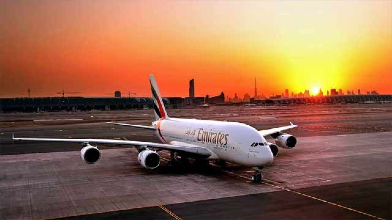 about-100-people-fall-ill-on-emirates-flight-to-new-york-cdc