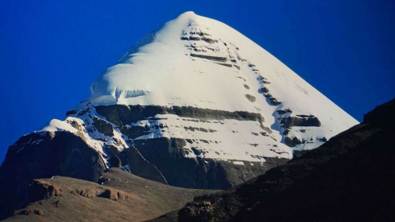The one with the mountains!