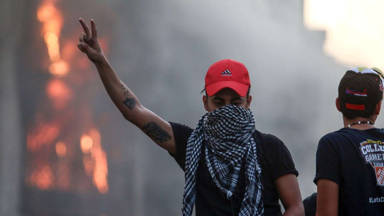 Protesters in Basra