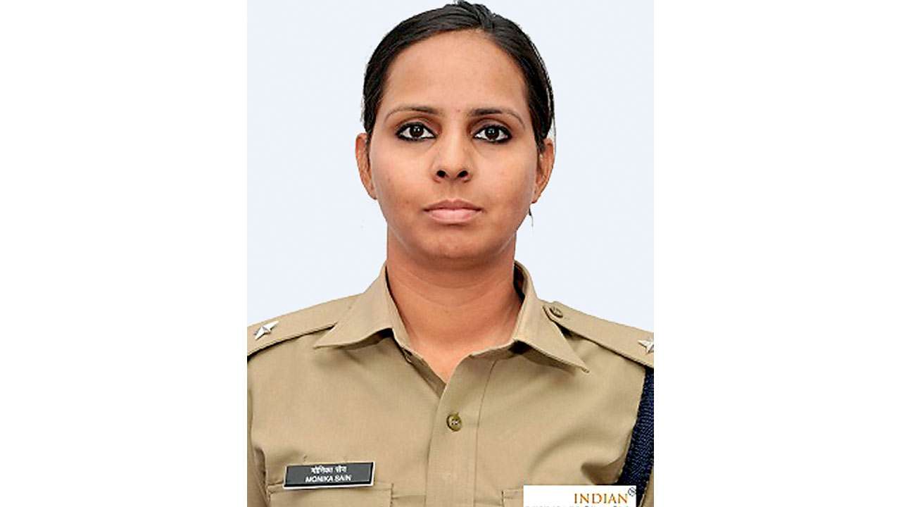 जोधपुर डीसीपी मोनिका सैन ने औचक निरीक्षण के दौरान 3 पुलिसकर्मियों को  निलंबित कर दिया