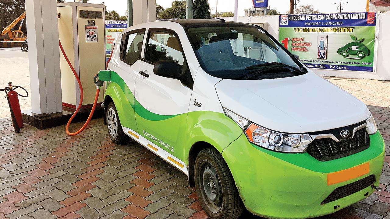 Electric Vehicle companies seek cess on polluting vehicles