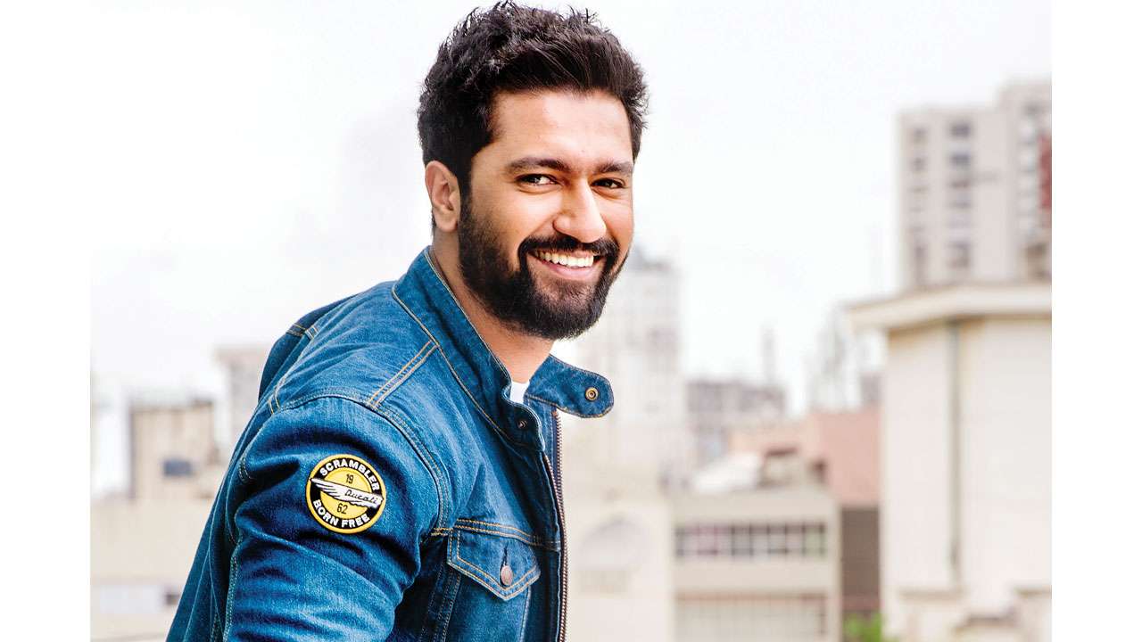 Vicky Kaushal dance video