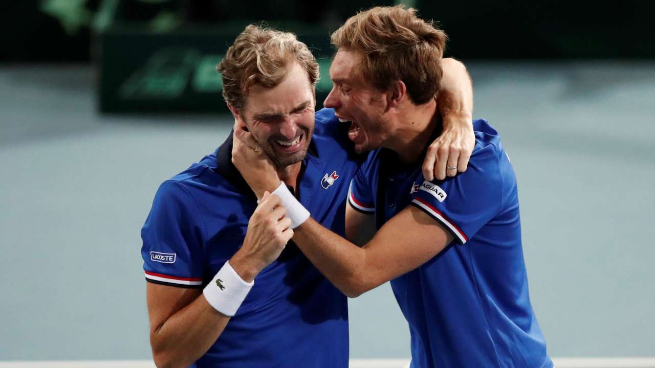 Champions france back in davis cup final with win over spain