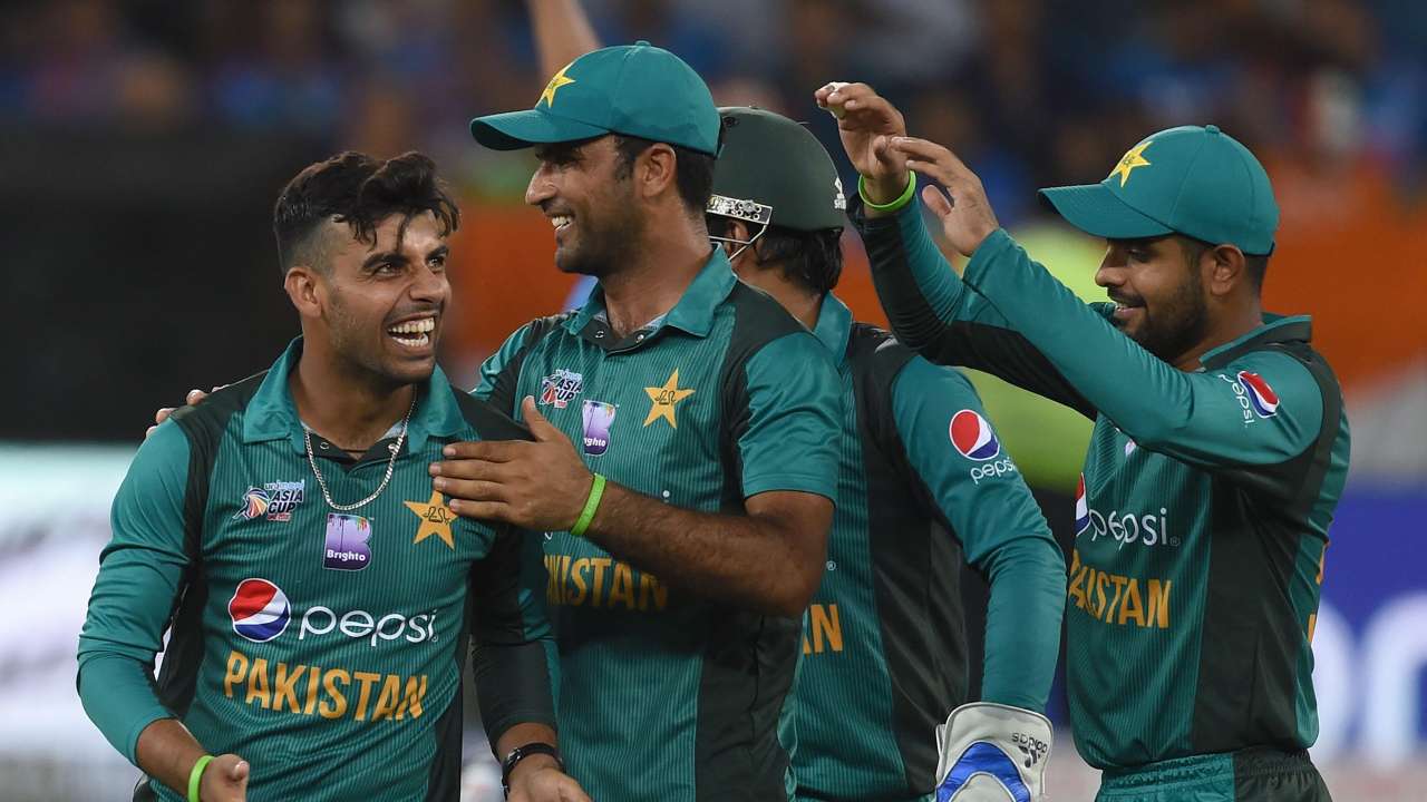 Shadab Khan gets the wicket