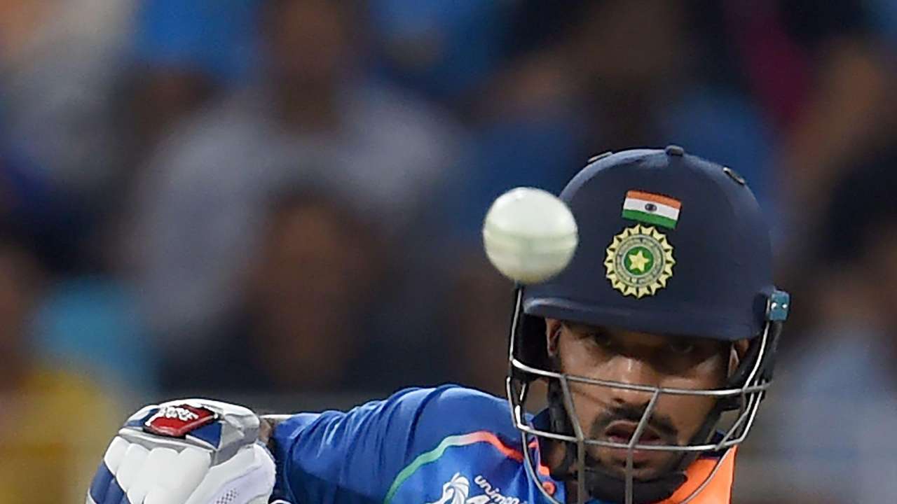 Shikhar falls for 46