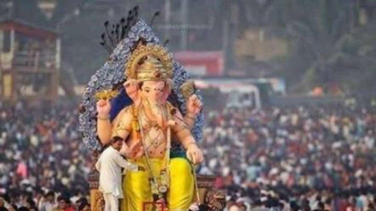Mumbai Police took Twitter to thank the localities for successfully executing the Visarjan plan.