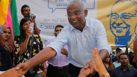 Hand of confidence for opposition leader Ibrahim Mohamed Solih