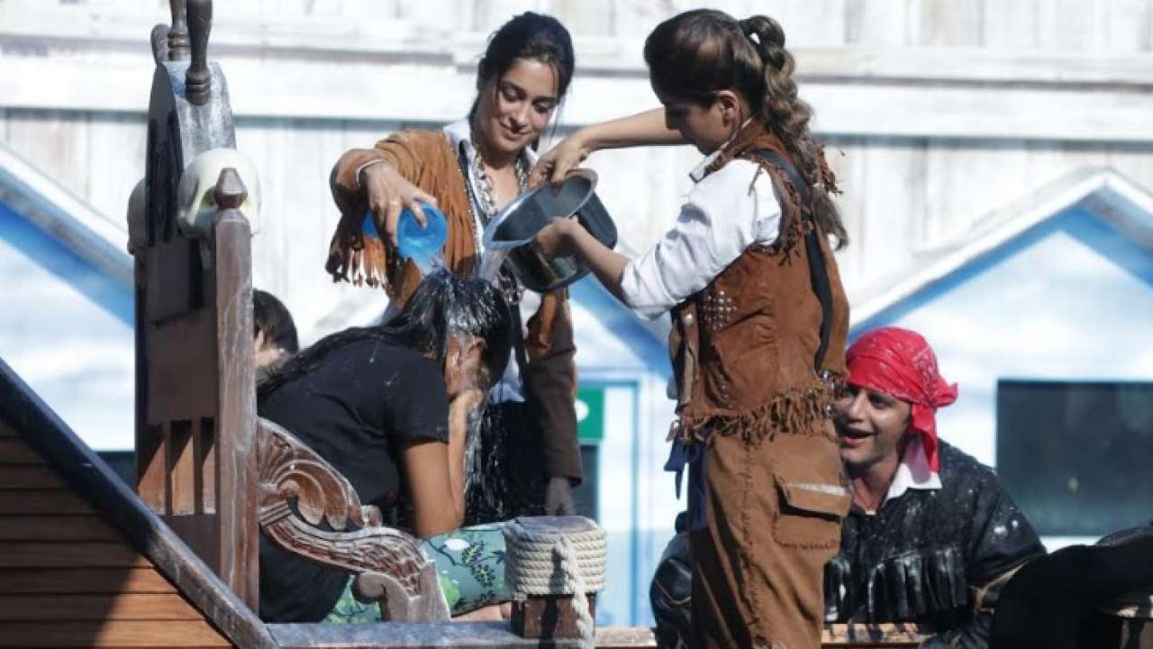 Singles turn pirates while jodis become the prisoners