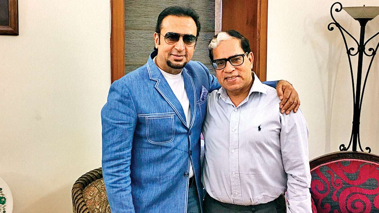 Gulshan Grover bonds with Supreme Court Judge