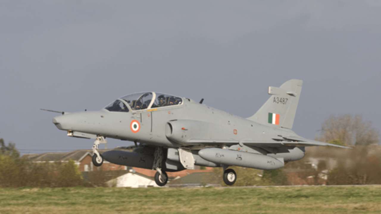 Hawk: Advanced jet trainer