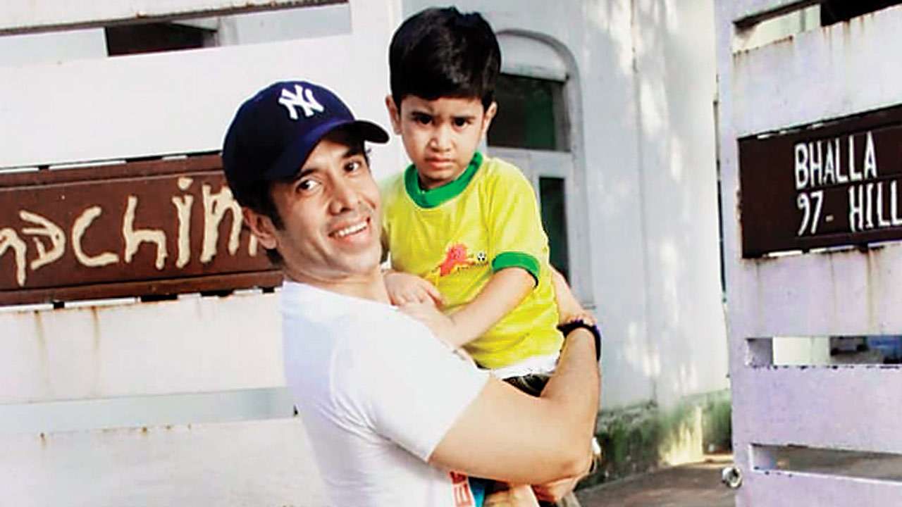 Tusshar Kapoor’s son Laksshya joins kids’ yoga class