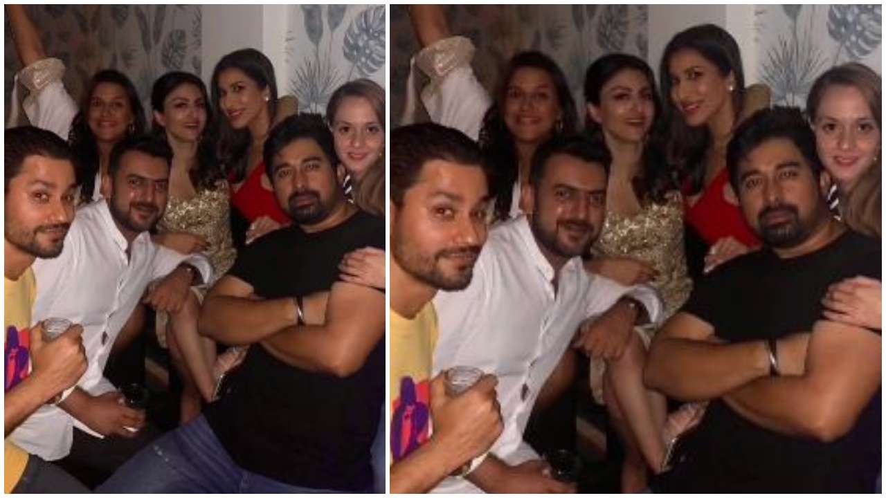 Friends who party together, stay together!