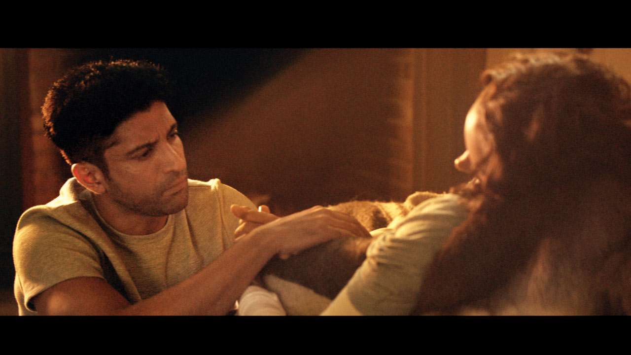 Farhan Akhtar makes his debut as an independent singer-songwriter