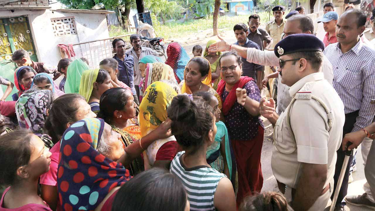 Gujarat: Violence spreads to more places, over 150 nabbed