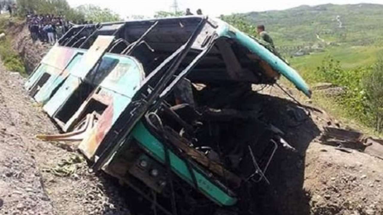 50 killed, 100 burnt in oil tanker road crash in DR Congo Official