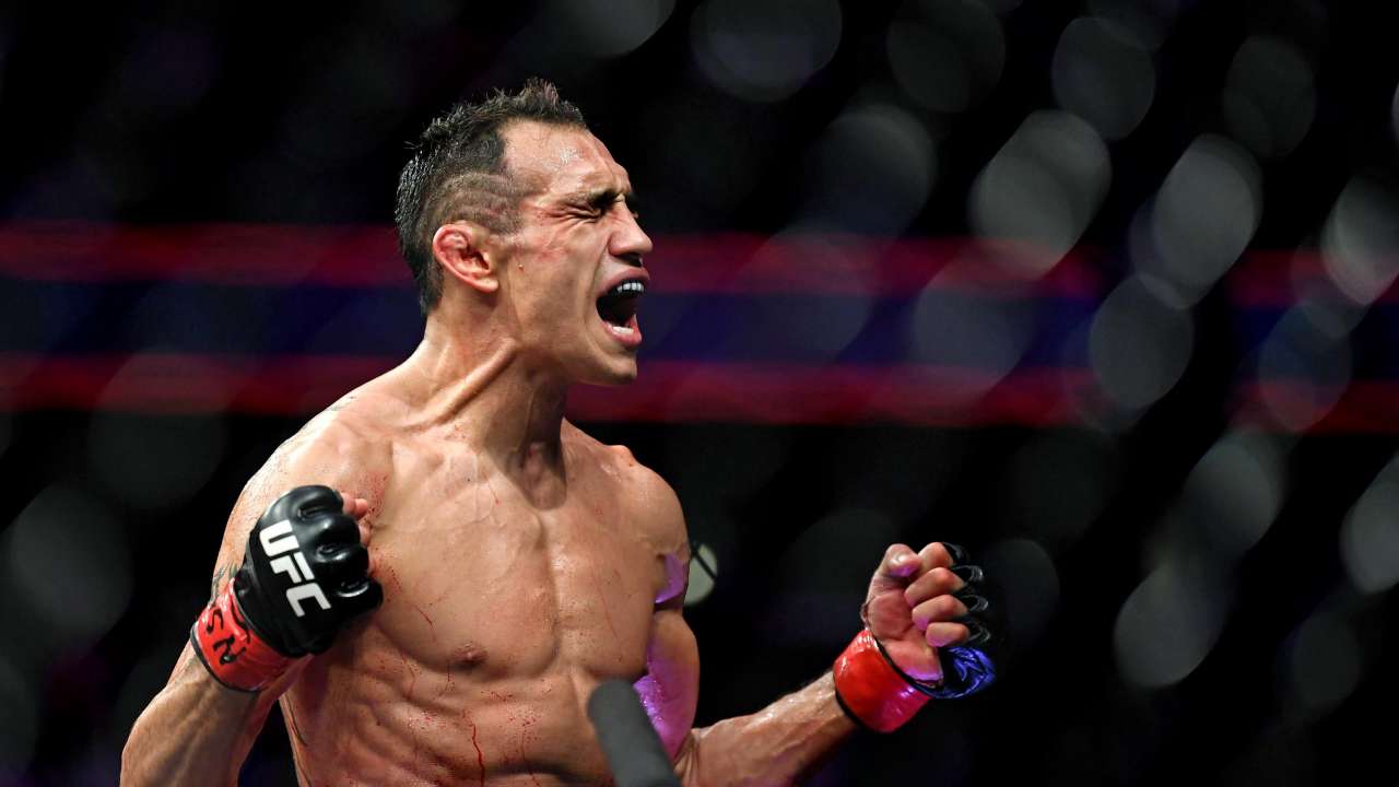 Tony Ferguson beats Anthony Pettis