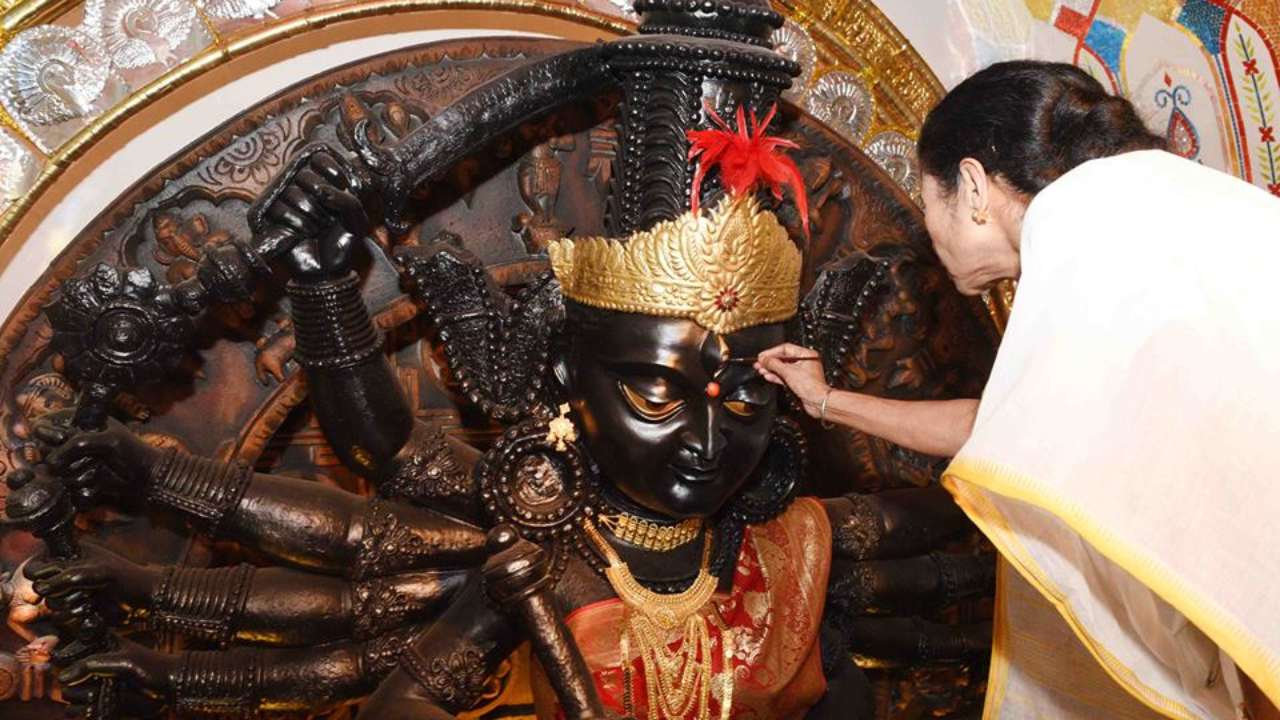 Mamata Banerjee inaugurating a Durga Puja pandal