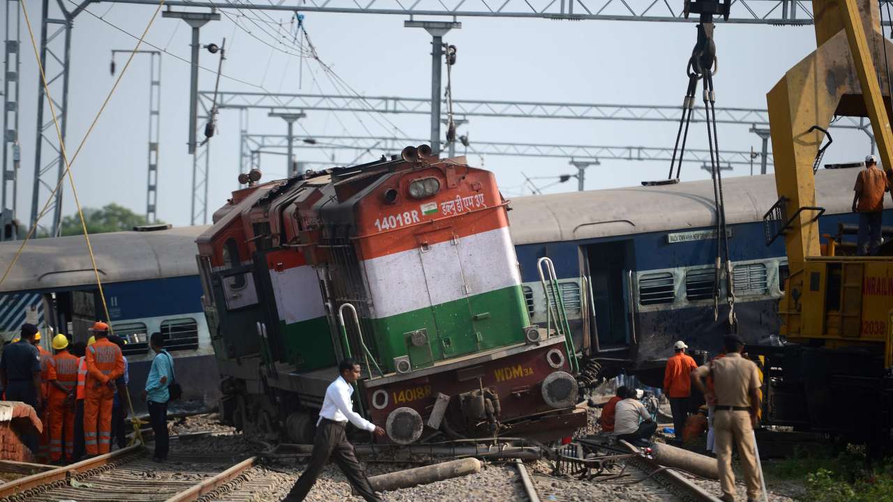 New Farakka Express Derailment: Railways Suspend Two Officials