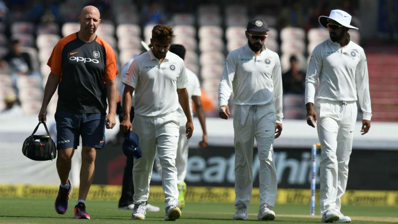Shardul Thakur walks off the field after suffering an injury on Friday