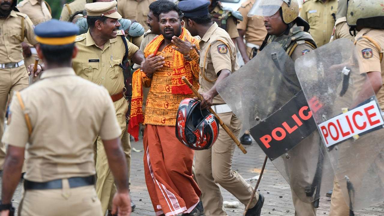 Sabarimala Protests Rss Bjp Behind Attack Says Kerala Minister Journalist Policemen Injured