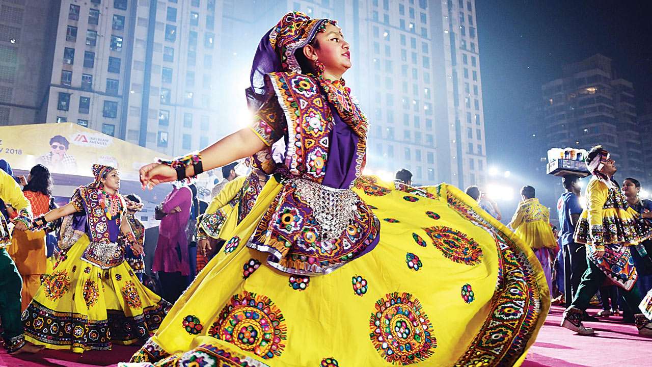 Garba spirit moves in circles along with noise, complaints in Mumbai