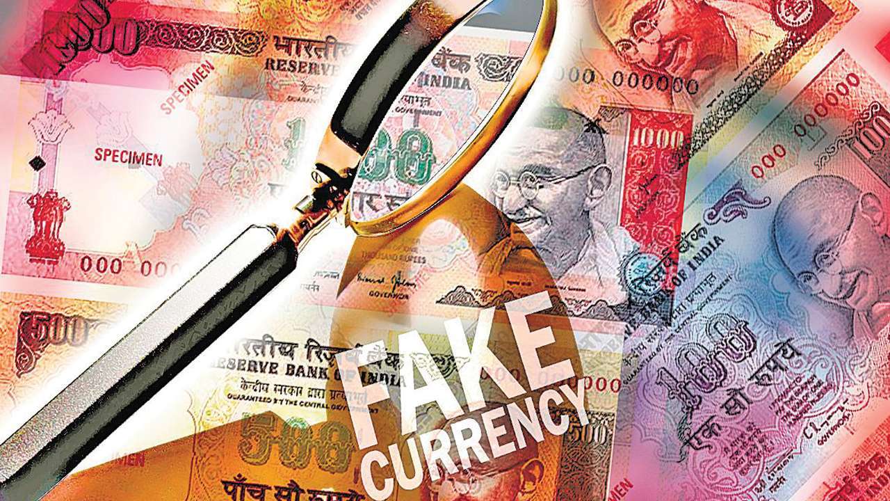 Counterfeit Currency Scam: Fake currency notes worth Rs 1.52 lakh seized in  Gujarat