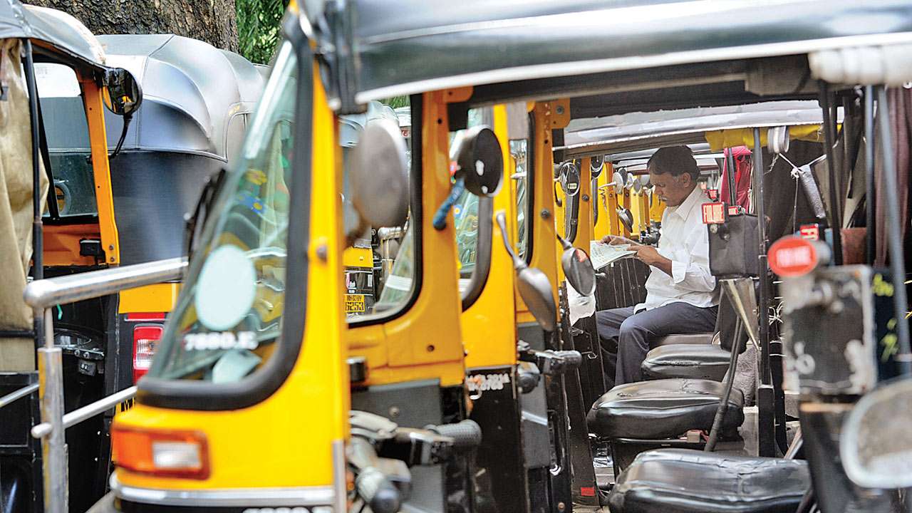 Mumbai Three injured in auto gas cylinder explosion at Malad CNG