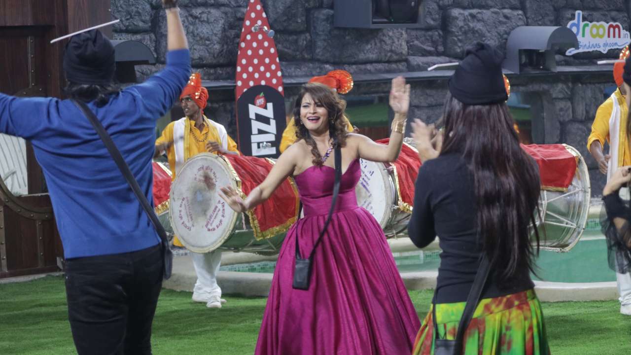 Megha Dhade enters the house