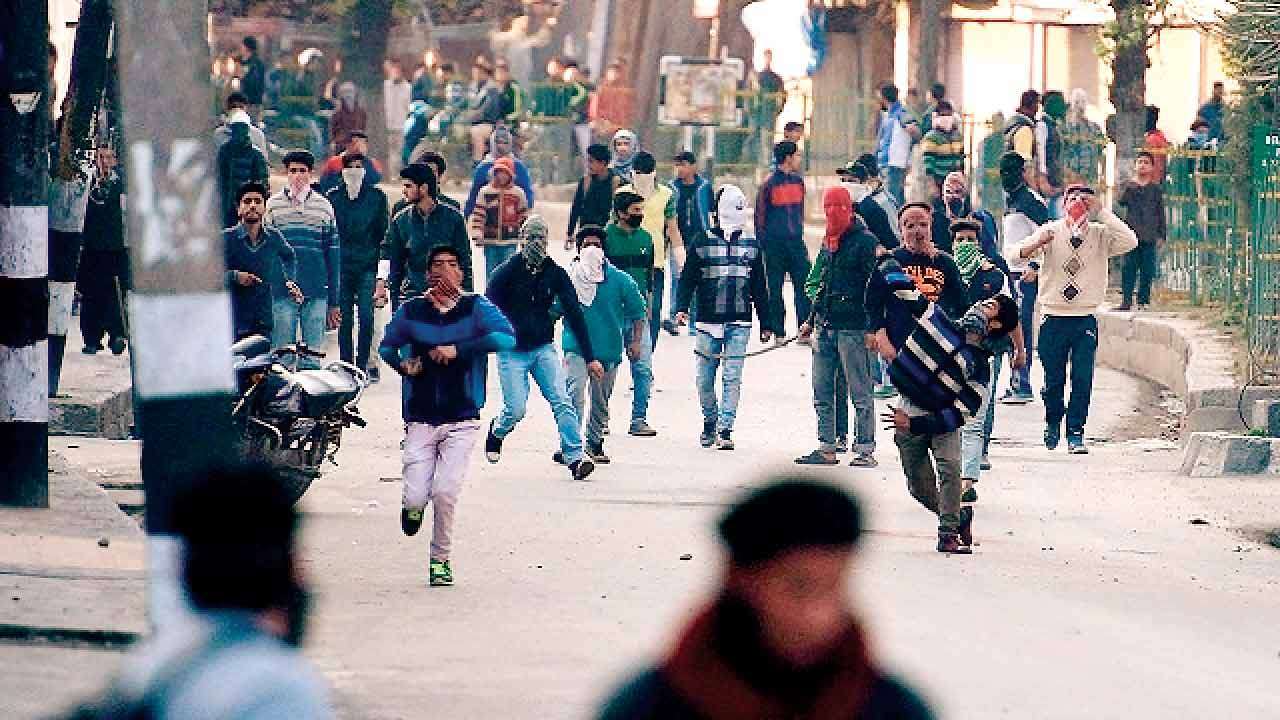 Stone pelters