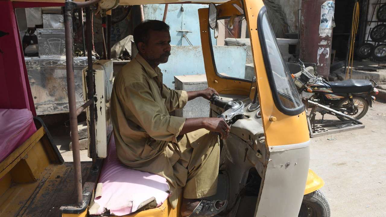 This Pak Rickshaw Driver Has Rs 3 Billion In His Account But He Still Can T Make Ends Meet